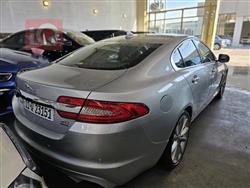 جاكوار XF